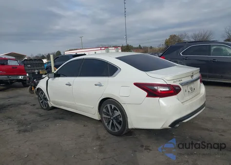 2017 Nissan Altima 2.5 Sr из США, поврежденный, VIN 1N4AL3AP3HN304632